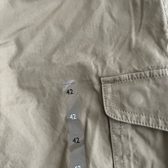 NWT - Men’s Tommy Hilfiger Cargo Shorts - Picture 3 of 5
